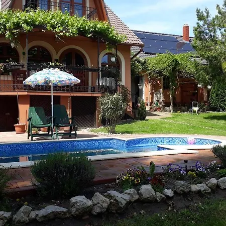 Katica Vendeghaz - Ladybird Дом отдыха