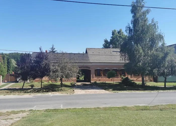 Дом отдыха Katica Vendeghaz - Ladybird